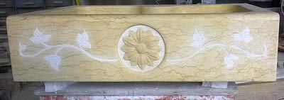 lavabo in marmo color oro