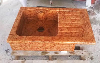 Lavandino da semincasso in rosso asiago Lavorazione Marmi a Venezia: Marmi Piccolo