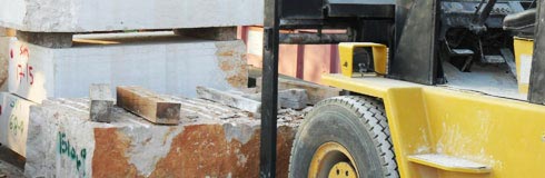 Lavorazione di blocchi di marmo