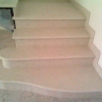 Scala in marmo