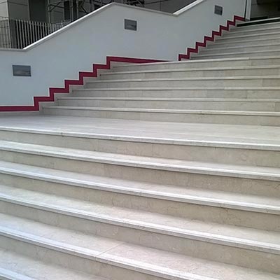 Produzione e vendita scale in marmo da esterno